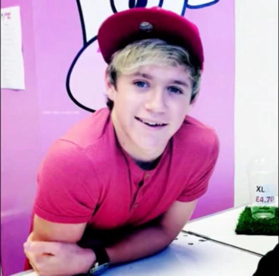                   9/13  Niall Horan Happy Birthday                         