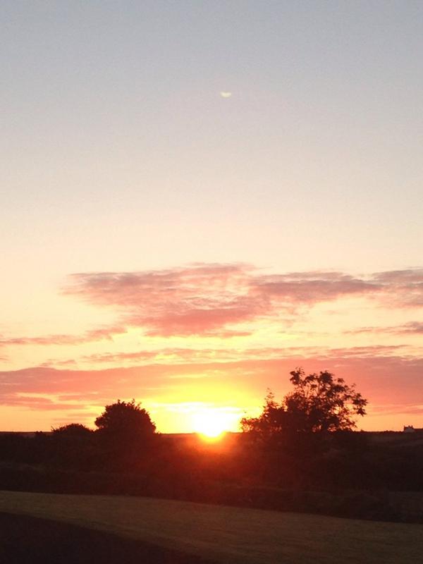 milkmanstan75's tweet image. #sunrise#IOM