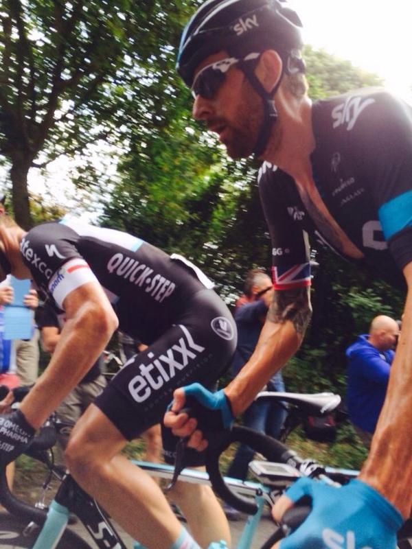 Softladdy's tweet photo. Kop Hill. #tourofbritain come on wiggo 20% incline ouch.  Can't wait for the cycle back!! http://t.co/aq6RARrtcG