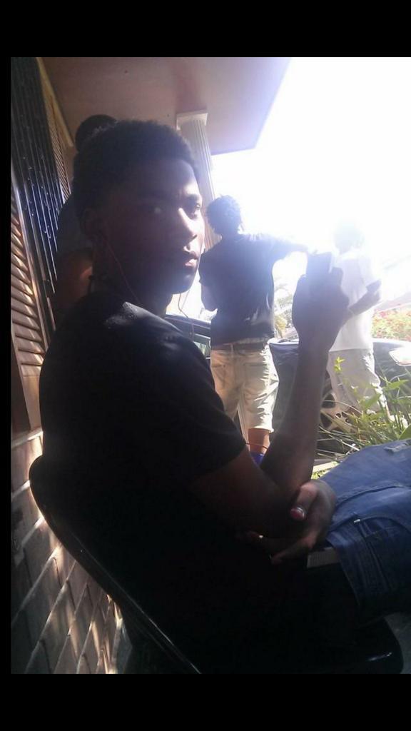 likkgambinoo's tweet photo. Damn bro you really gone, Just Rest Easy For Me #RestLontay 👼🙏 http://t.co/FnoO7qT1Vt