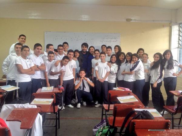 AdryanTor's tweet image. Hace tiempo no me la pasaba tan bien!, gracias #EST3 por la invitación!, fue un placer!, gracias a todos los chavos!