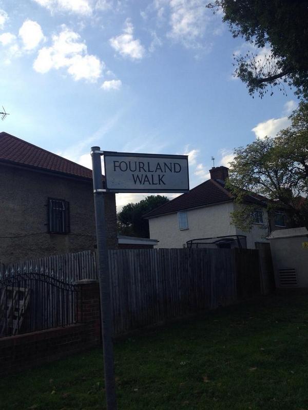 _omardinho's tweet photo. How has my brother just sent me pictures and videos of our old house back in London. http://t.co/SAm9nMA0sn