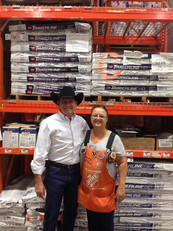 sapp_kyle's tweet photo. Rick Estes, #1 Pro, and Roberta after a nice $18,000 sale @THD_Roanoke_TX  @TriciaRoss9 @BookerTrina @ronniegravesii http://t.co/btStJFv7Q3