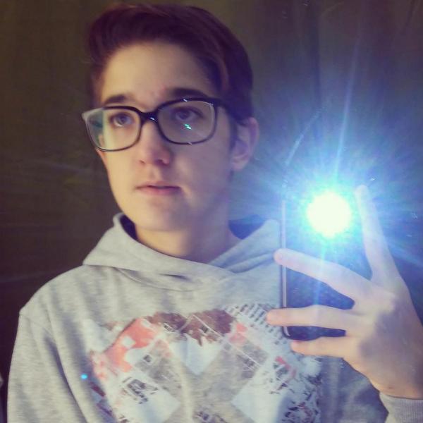 Cf_SteisyLamejo's tweet photo. 😍Este soi yo y me llamo Emilio 😘 Darle fav anda 😄😘 http://t.co/EdAHdQjyGT