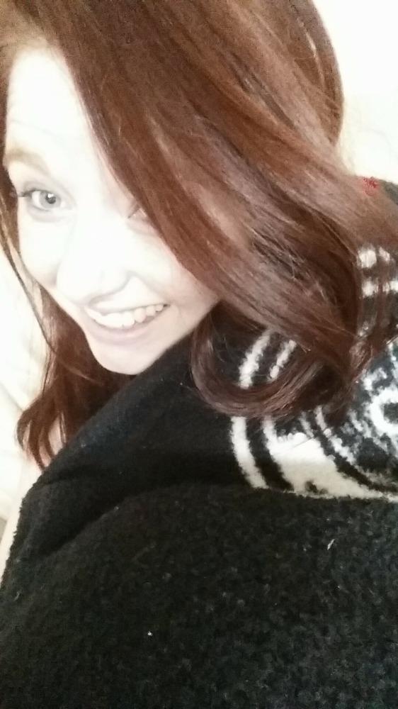 StephhWaitee's tweet photo. I'm in love with this weather. I am so happy #cold #cuddly #blanket http://t.co/xERnUCzj70