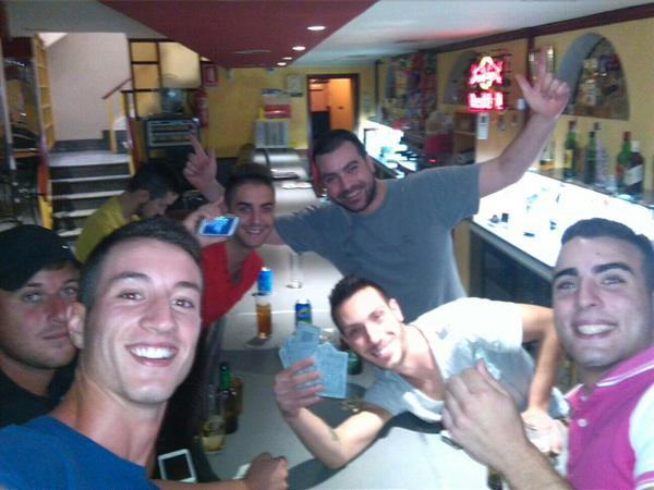 Ole tarde en <a href="/TrebolMula/"># Trebol Mula #</a> con los granndes @ALEXTREBOL <a href="/JaviTraxx/">JaviTraxx</a> <a href="/dj_ivan_jaro/">★dj_ivan_jaro★</a> <a href="/jotamula23/">Jose Adrian</a> <a href="/AlbertoLarguino/">Alberto Sanchez</a> grandes