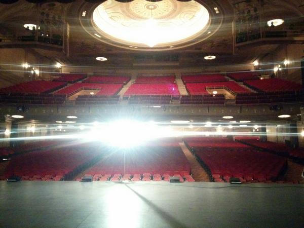 LizProBackstage's tweet image. Empty theatre next door. #theatre #ghostlight #LORTASM #playhousesquare