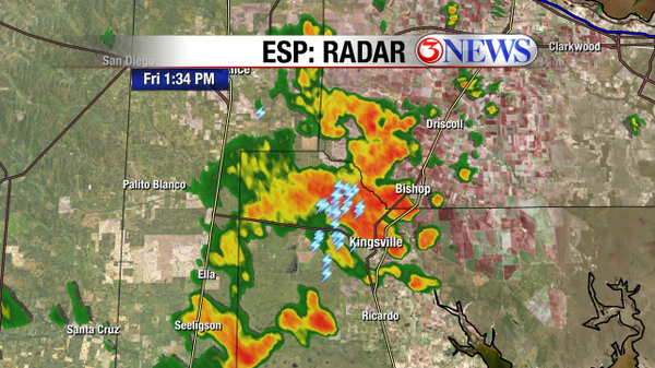 kiii3news's tweet photo. Pouring in Kingsville. Flood Advisory until 2:30 http://t.co/dqFeKz2v0R