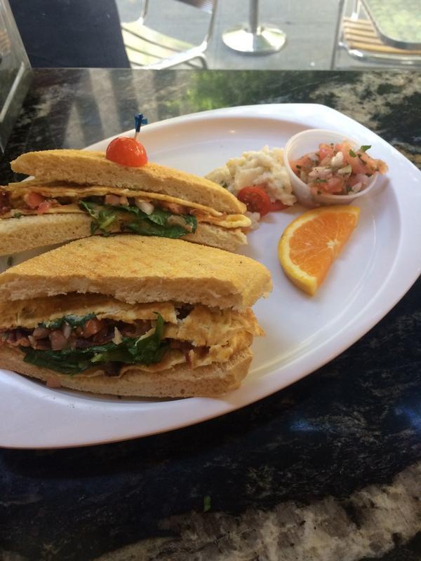 ryee_13's tweet photo. I'm pretty sure my breakfast was better than yours😌 #LABreakfast http://t.co/IoekBE0NQR