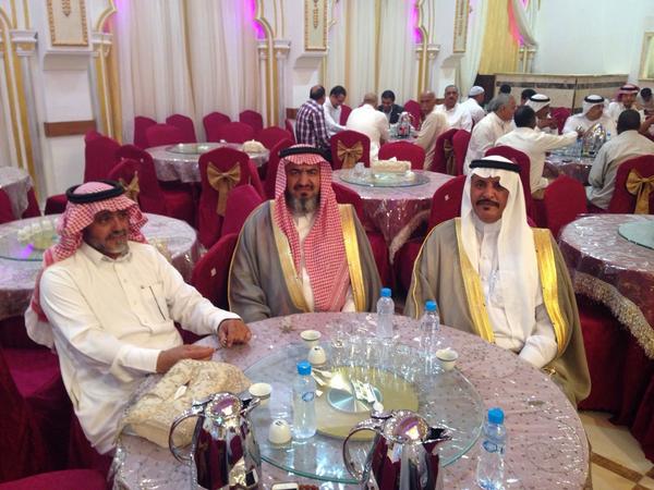 ali_alhussan's tweet photo. م. سعيد الحصان و م. محمد الحسن و أ. علي القحطاني في حضور زواج أ. ابراهيم علي المغلس https://t.co/XzKTNYWzRG http://t.co/OS7QUWKsZx
