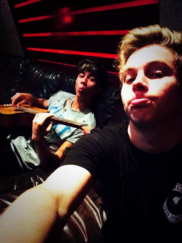 5SOS's tweet image. Studio geezers