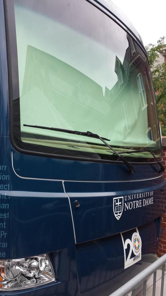 theACEbus's tweet photo. Here I am at the @NotreDame pep rally! #ShamrockSelfie #ShamrockSeries http://t.co/al4gPeLX5d