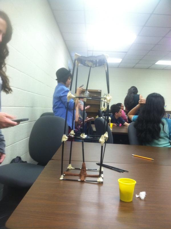 ColeyECHS's tweet image. Earth Science Lab! #shaketable