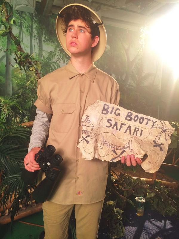 Nashgrier's tweet image. Searchin' for the booty