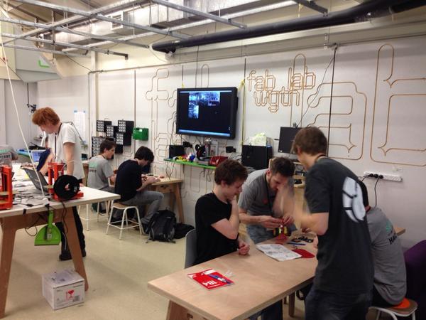 cathrandall's tweet photo. #SummerOfTech #Hackfest Mechatronics kicks off at Massey #FabLab http://t.co/EaO1PFyXUO