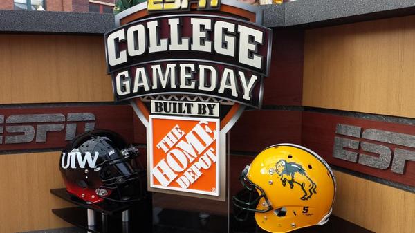 SouthlandSports's tweet image. New @UIW_Football helmet on set at @CollegeGameDay. The nation will see it from 8 am-11 am CT Saturday. #UIWvsNDSU