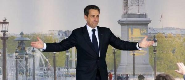 Il revient ! Il va rendre la vue aux aveugles. Il va faire marcher les paralytiques. Il va sauver le monde.
Alléluia!