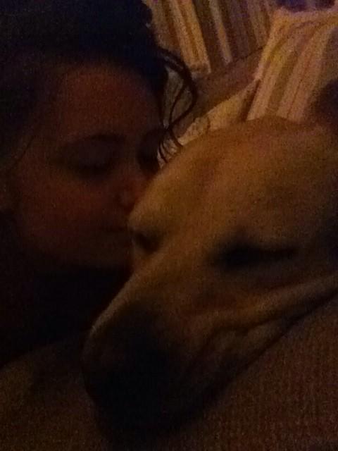 ella_hudsonx's tweet image. Steals my seat 🌚 K den #chillinonthefloor