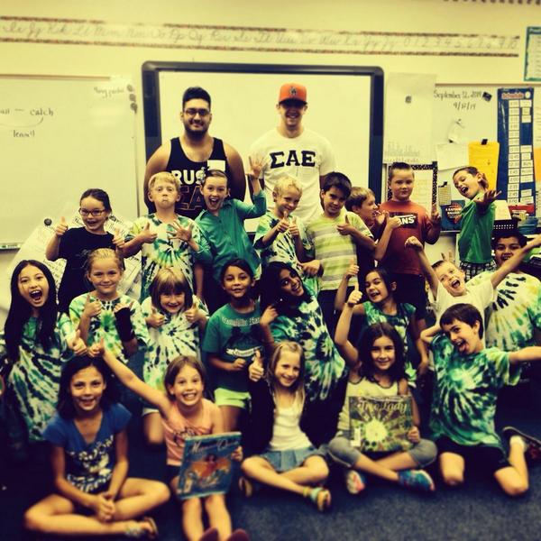 SAEnvalpha's tweet photo. Reading to children at Caughlin Ranch Elementary! #NevadaAlpha #SAEgivesback @sae1856 @SAE_legacy http://t.co/Ap8zv44HVW