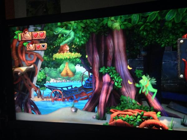 CartridgeBros's tweet photo. A little #DKCTF while I wait for my #3DS to charge. With #PlayerMom and @bishop_colleen http://t.co/b8xZE8ynIE