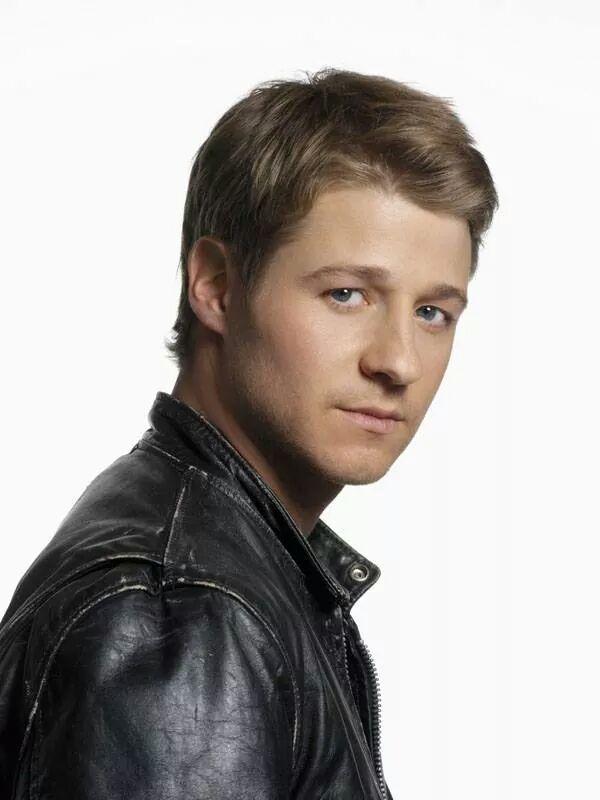 HAPPY BIRTHDAY TO !!!! 
ESTO SE MERECE VER THE OC 
