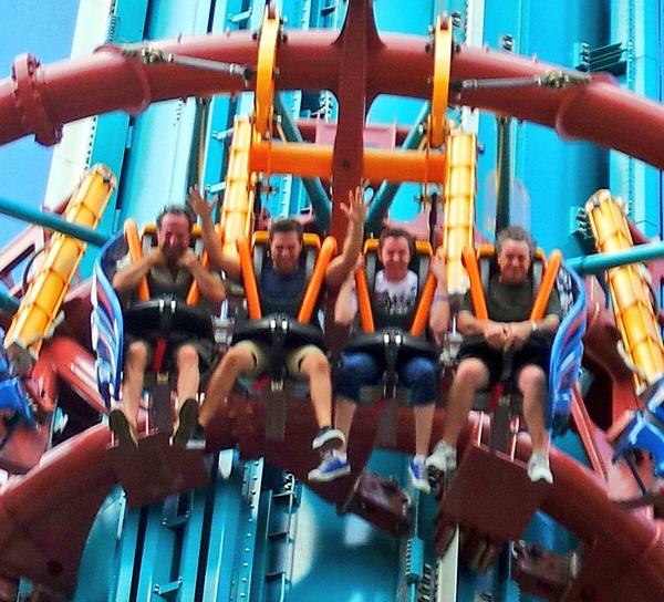 matthewlynch91's tweet photo. Me on #FalconsFury (Middle right) @BuschGardens #FalconsFace http://t.co/ZnDQGkifPE