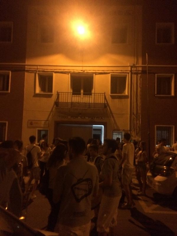 PaQueMes's tweet photo. De paseo por la @guardiacivil con @TBSF16 y #pombé #Charanga http://t.co/wTaa6RumLv