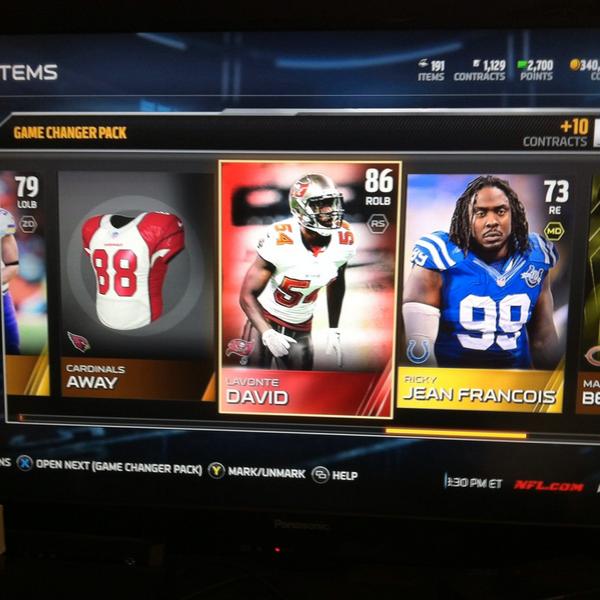 PASK_925's tweet photo. @EASPORTS_MUT just sum pulls from this lovely evening ;) ty #MaddenSeason #MUT15 http://t.co/xyBdrCKPbt