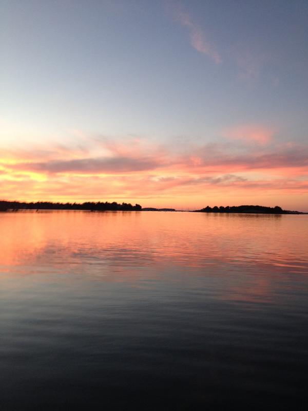 ssharbormasters's tweet photo. #Sunset Hingham Harbor. #HinghamHM http://t.co/h2MQZKzQcA