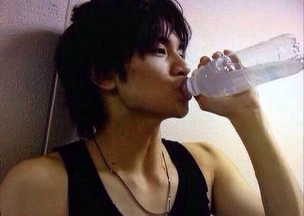 ___O313O's tweet photo. -

退屈 。

俺を楽しませてくれる奴御出。
飽き性だけど。
皆フォロー為る。

ま、気に入った奴は離さねぇ主義
なんで、逃げようと思うなよ。

.

#RTした人全員フォロー
#拡散希望 http://t.co/UEKJBLfNvM