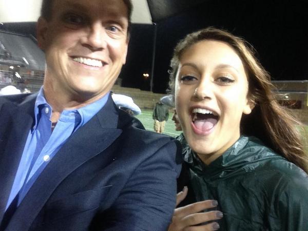 mackymom's tweet photo. HoCo halftime selfie.  #viceduchessrules  #areyougoingtomakeit  #41sec #cocktaildressunderthatponcho?
#coachdontcare http://t.co/tH6IARyYBG