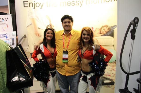 HonestInstall's tweet image. While they don't have a great WiFi connection at #CEDIA14, they do have Denver #Broncos Cheerleaders.. Fair trade?