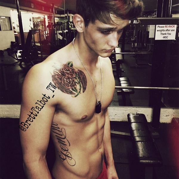 BrettTalbot_TW's tweet image. New pic. I'll work you out while working out.