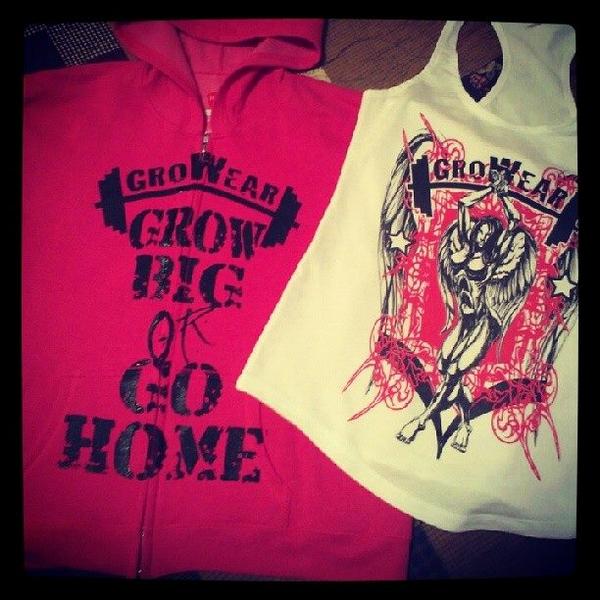 Growear0's tweet photo. Great gym attire http://t.co/tImUsRYoP5