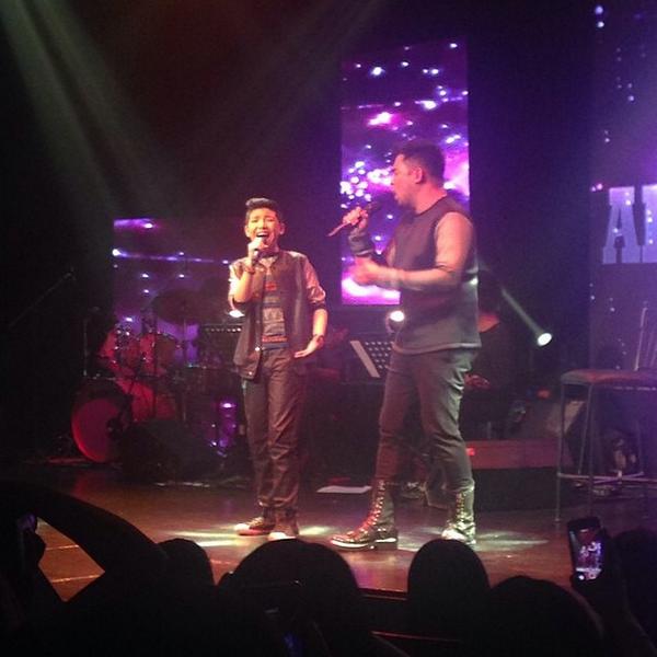 DARRENaticsILMA's tweet photo. Photos of Kuya Jed Madela & Darren Espanto while performing last night. 😊 #allrequests2 © http://t.co/HDYawWTf2H