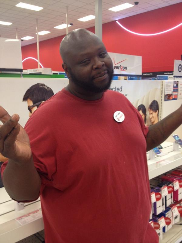jenoemi87's tweet photo. John and our guest Lily were dancing through electronics to find a Latin cd! #bestvibe #friendlyin2 #t1171#dancing http://t.co/pGFPk9tMV3