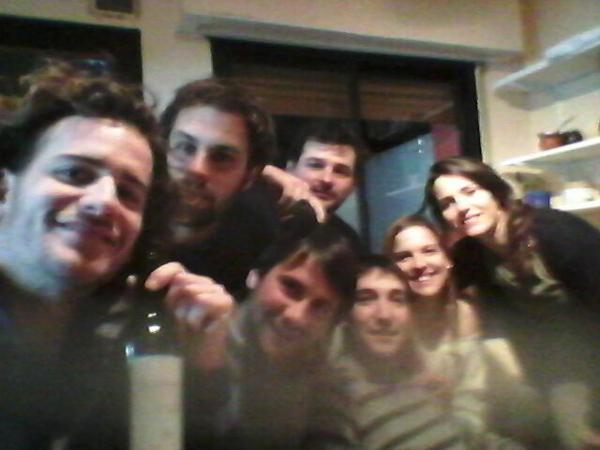 Mirando <a href="/prendeyapaga/">Prende y Apaga</a> con <a href="/sergiolapegue/">Sergio Lapegüe</a> desde Lobos con los chicos!