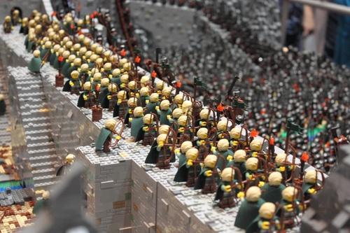 レゴで再現された「ヘルム峡谷の戦い」(ロードオブ・ザ・リング)