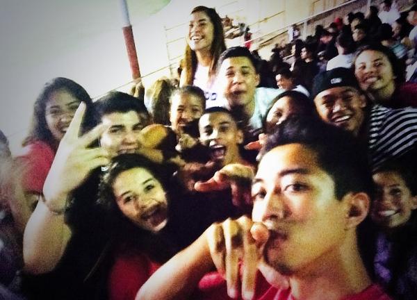 KiD__DoPe's tweet photo. β@kimmmycee: One of the funnest football games ever tbh.. Including friends & strangers #ClassOf2015 π http://t.co/A18QSe5smpβ #2TURNTCREW