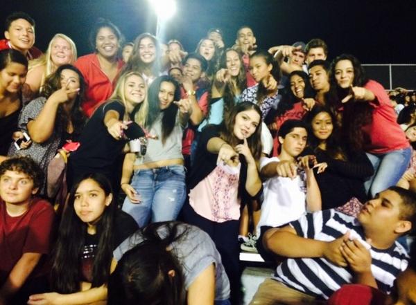 KiD__DoPe's tweet photo. β@kimmmycee: One of the funnest football games ever tbh.. Including friends & strangers #ClassOf2015 π http://t.co/A18QSe5smpβ #2TURNTCREW