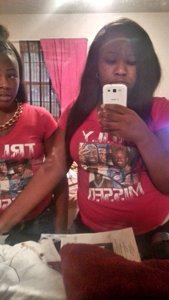 _RipGranny's tweet photo. #LONGLIVEQ
#CANDLELIGHT
#FLYHIGHQ http://t.co/56aeFaX4w7