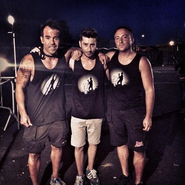 MikyMolina's tweet photo. Con mis primos @Nachojarag y #Eduroldán vestidos para matar... http://t.co/4glJsJyCRw