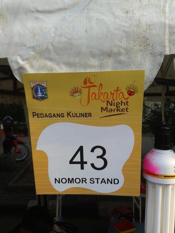 MrTusuk's tweet photo. Nomor stand @MrTusuk di #jakartanightmarket , cc: chef @balibychefpuri , @phanie_ann , @setiawankomara http://t.co/8KxEjNMLoR
