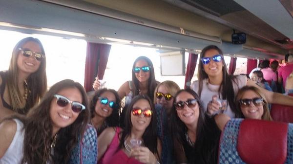 NoraPunxas's tweet photo. Esto es el #bus4 @avimur 💃💃💃💃 http://t.co/zhdlr1y3x9