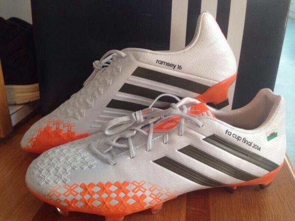 TomMiddletonNew's tweet photo. Want these !!!! http://t.co/LEyi6kcxMF