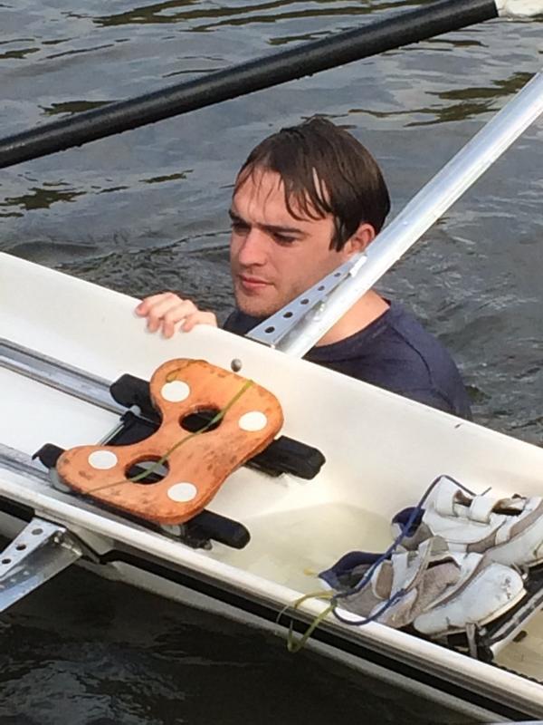 EtonExcelsiorRC's tweet photo. Lovely morning for a dip #capsizedrill #newmembers http://t.co/67XglfdWdW
