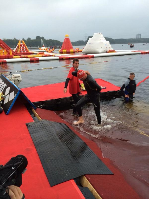 ChallengeFamily's tweet photo. It's @BartColpaert first out the water at @ChallengeAlmere #CAA14 http://t.co/qFhYaBiJk6