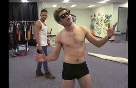 HAPPY BIRTHDAY!!! NIALL HORAN I LOVE YOU 