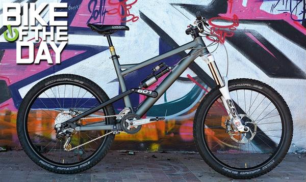 Clean looking <a href="/LitevilleUSA/">Liteville USA</a> 601. #vitalbikeoftheday vitalmtb.com/community/Bike…