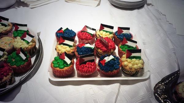 lampsofguidance's tweet photo. Alhamdulillah .What an informative program by Ml Ridwaan Kajee👌 
Well done Misbaah ladies💜 Lovely Cupcakes 🍰 http://t.co/r4gxRGQu57